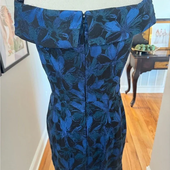 Elegant Blue Floral Off-Shoulder Dress - Picture 9 of 16